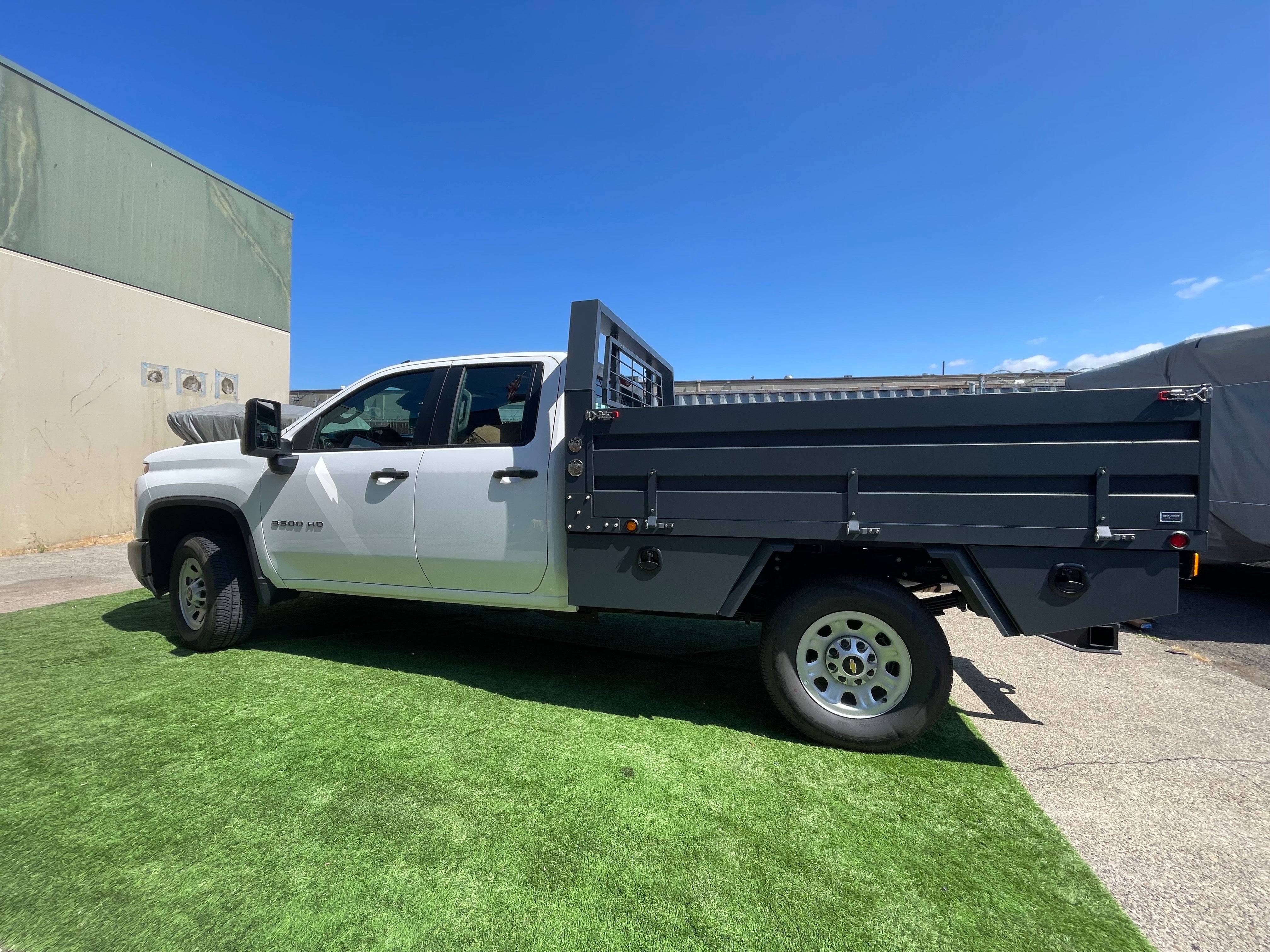 Mid-Size Long Flatbed Truck Body  - without Headache Rack