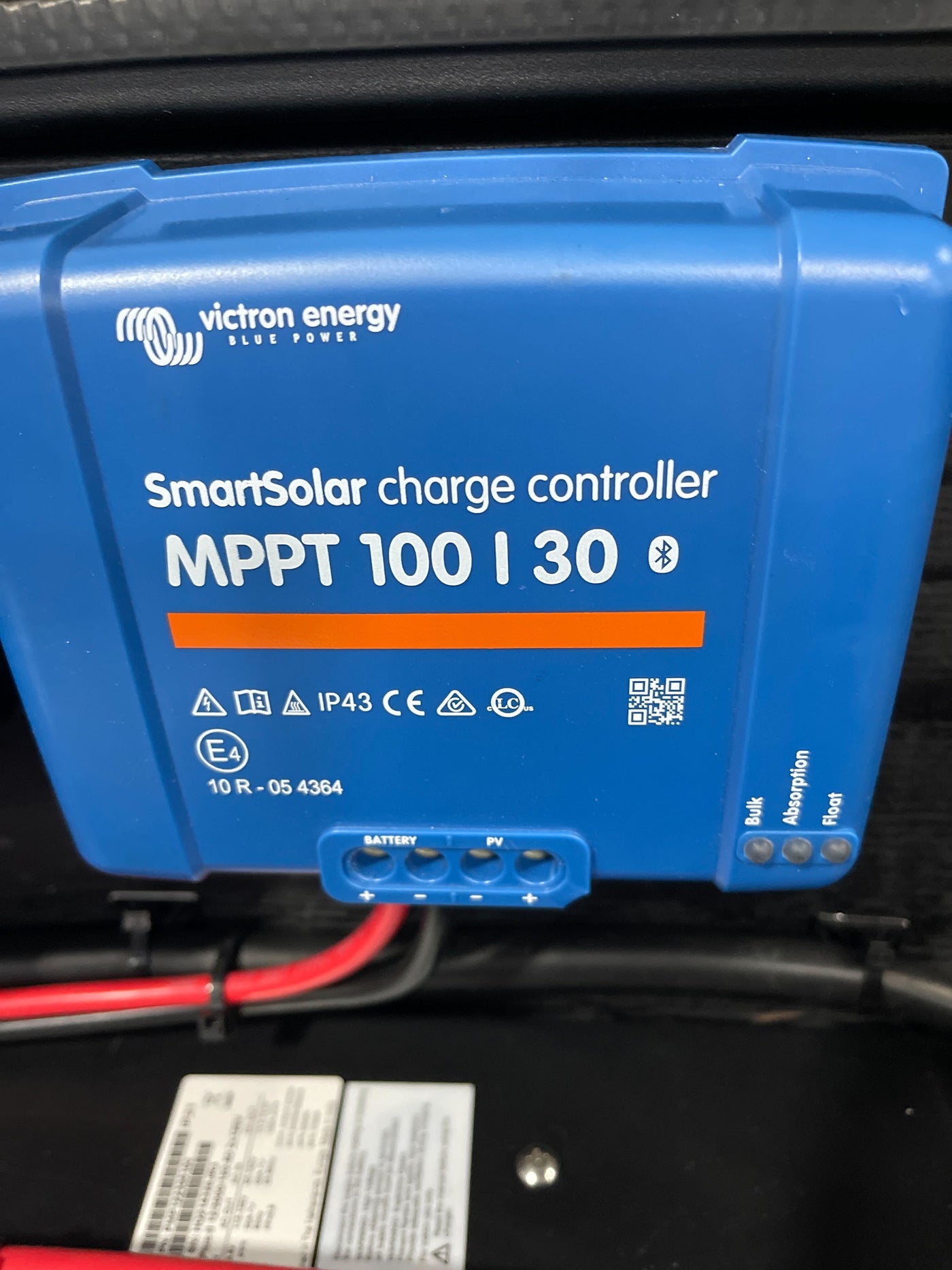 MPPT 100/30 Solar Charger - Next Jump Outfitters